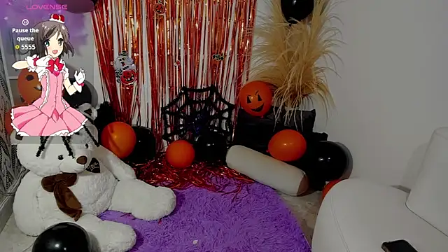 miaravel  online show from October 2025 07:00:01 PM