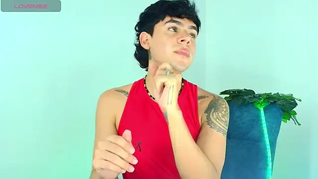 CamiiGuzmanX online show from December 2025 08:46:01 PM