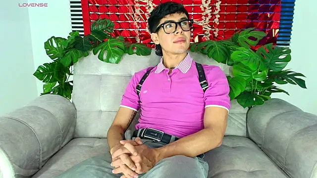 CamiiGuzmanX online show from February 2026 08:52:02 PM