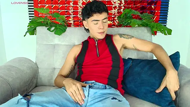 CamiiGuzmanX online show from February 2026 09:47:01 PM