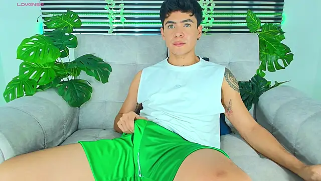 CamiiGuzmanX online show from April 2026 08:47:02 PM