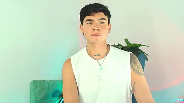 CamiiGuzmanX online show from December 2025 08:39:01 PM