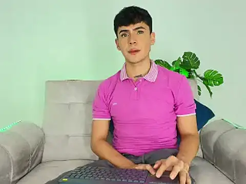 CamiiGuzmanX online show from September 2025 08:04:02 PM