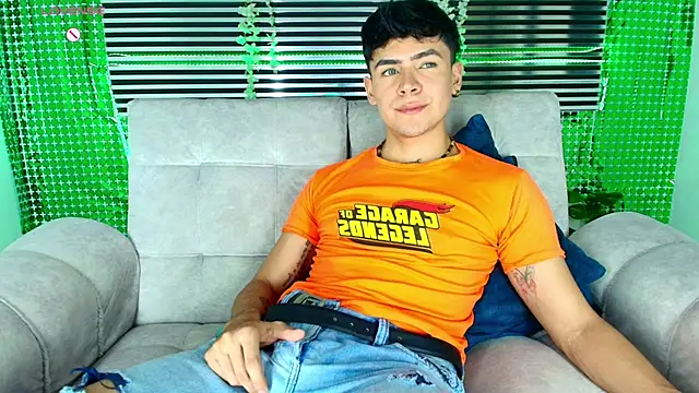 CamiiGuzmanX online show from March 2026 11:05:02 PM