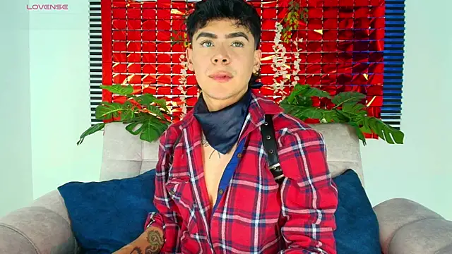 CamiiGuzmanX online show from February 2026 08:19:02 PM