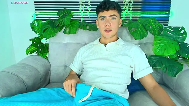 CamiiGuzmanX online show from March 2026 08:11:01 PM