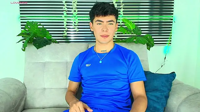 CamiiGuzmanX online show from January 2026 08:15:01 PM