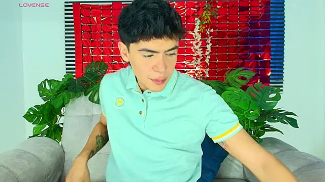 CamiiGuzmanX online show from February 2026 08:41:02 PM