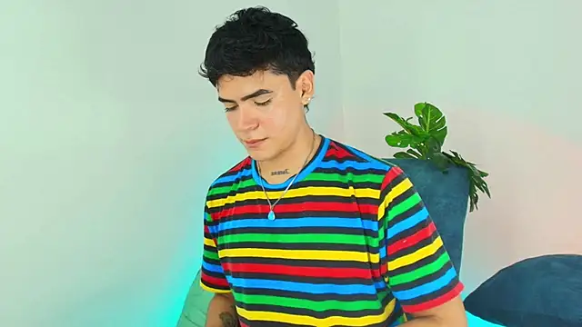 CamiiGuzmanX online show from December 2025 09:25:02 PM