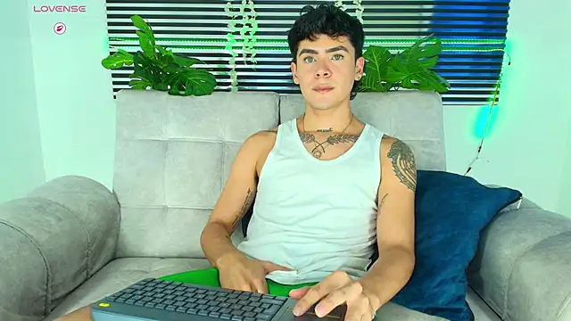 CamiiGuzmanX online show from February 2026 08:04:01 PM