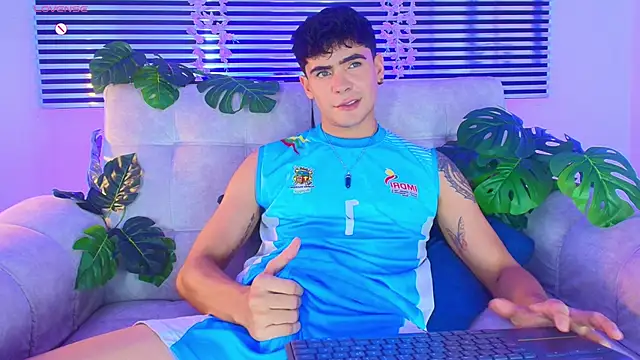 CamiiGuzmanX online show from May 2026 11:21:02 PM