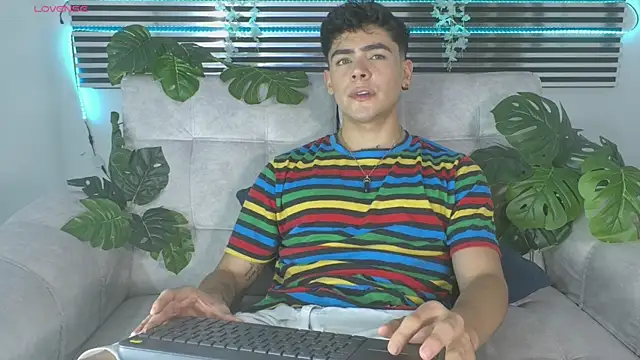 CamiiGuzmanX online show from May 2026 09:25:02 PM