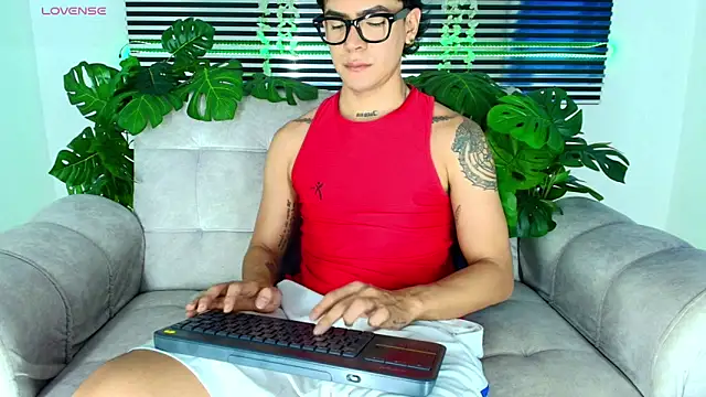 CamiiGuzmanX online show from March 2026 08:59:01 PM