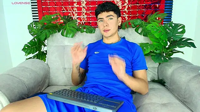 CamiiGuzmanX online show from February 2026 09:39:02 PM