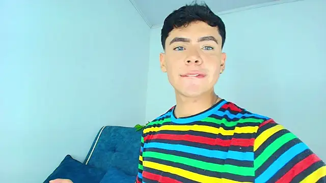 CamiiGuzmanX online show from November 2025 08:57:01 PM