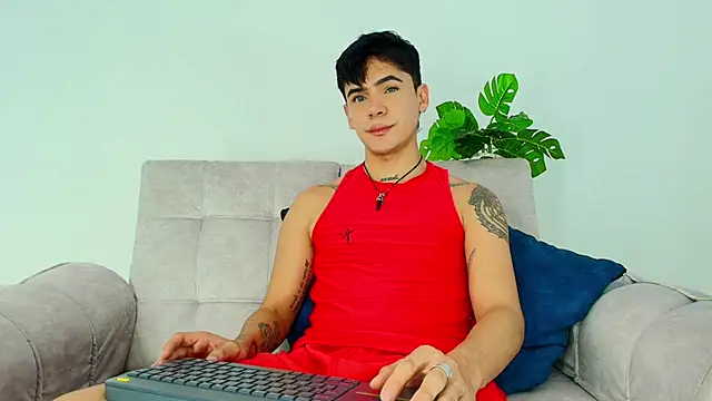 CamiiGuzmanX online show from September 2025 08:38:01 PM