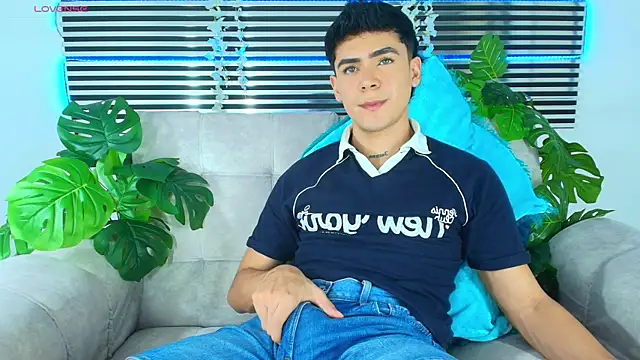 CamiiGuzmanX online show from May 2026 08:25:02 PM