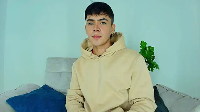 CamiiGuzmanX online show from October 2025 11:28:02 PM