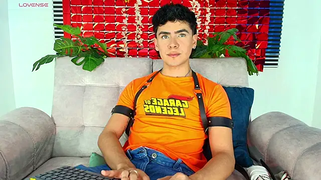 CamiiGuzmanX online show from February 2026 07:56:01 PM