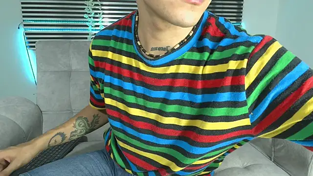 CamiiGuzmanX online show from April 2026 09:56:01 PM