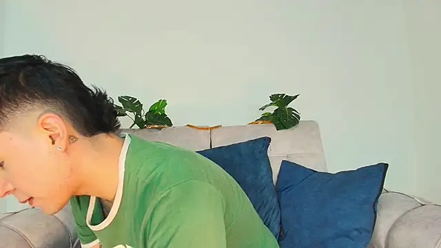 CamiiGuzmanX online show from September 2025 07:46:02 PM