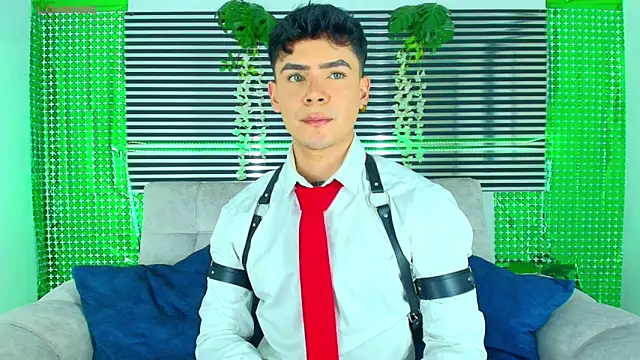 CamiiGuzmanX online show from March 2026 08:21:01 PM