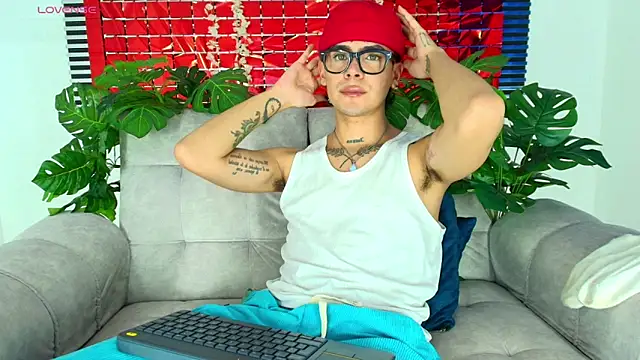 CamiiGuzmanX online show from February 2026 09:28:01 PM