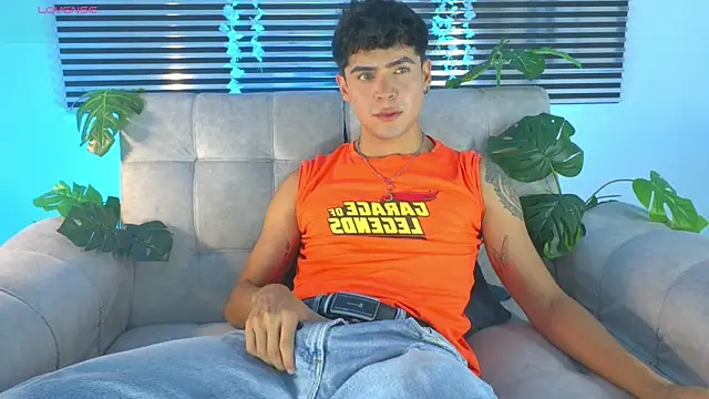 CamiiGuzmanX online show from July 2026 07:58:01 PM