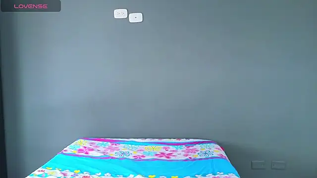 AntonellaaRossii online show from November 2025 04:00:01 PM