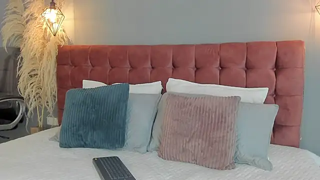 Tania 77  online show from December 2025 01:24:02 PM