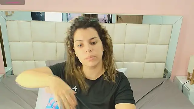 gisell gomez online show from December 2025 12:51:01 PM