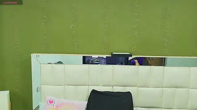 gisell gomez online show from October 2025 11:42:01 AM