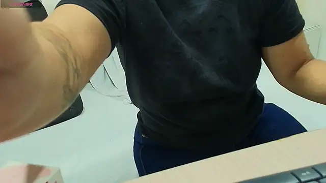 gisell gomez online show from October 2025 12:07:02 PM