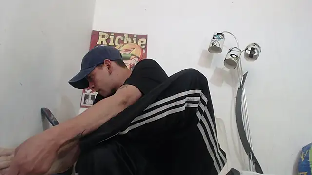 Thomasjons  online show from December 2025 07:49:02 PM