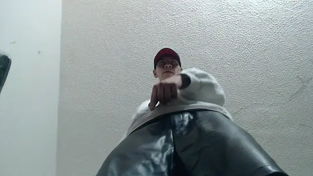 Thomasjons  online show from November 2025 09:18:02 PM