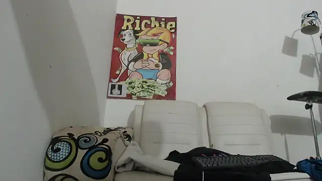 Thomasjons  online show from December 2025 08:45:02 PM