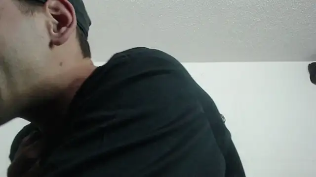 Thomasjons  online show from December 2025 01:05:02 AM