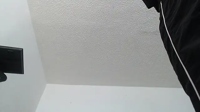 Thomasjons  online show from December 2025 06:11:02 PM