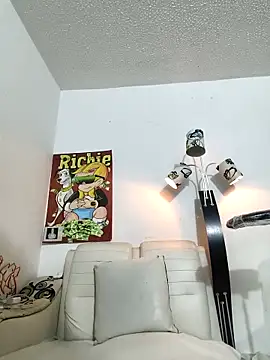 Thomasjons  online show from February 2026 03:37:01 AM