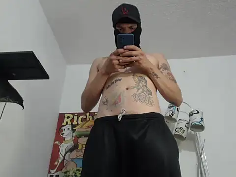 Thomasjons  online show from November 2025 02:28:02 AM