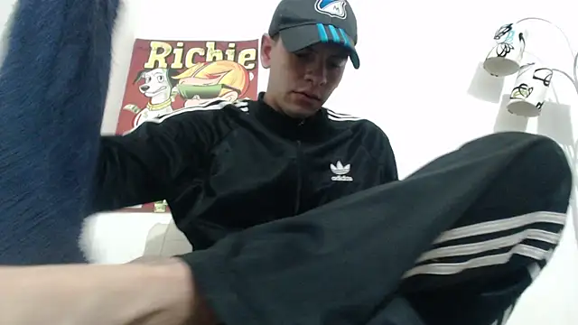 Thomasjons  online show from December 2025 10:09:01 PM