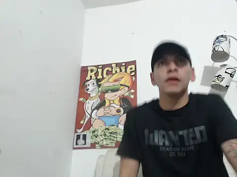 Thomasjons  online show from October 2025 02:32:01 AM