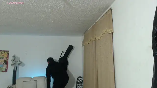 Thomasjons  online show from April 2026 04:19:02 AM