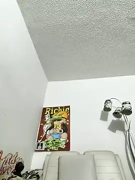 Thomasjons  online show from February 2026 02:41:01 AM