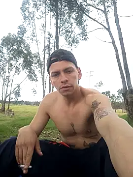 Thomasjons  online show from November 2025 03:56:02 PM