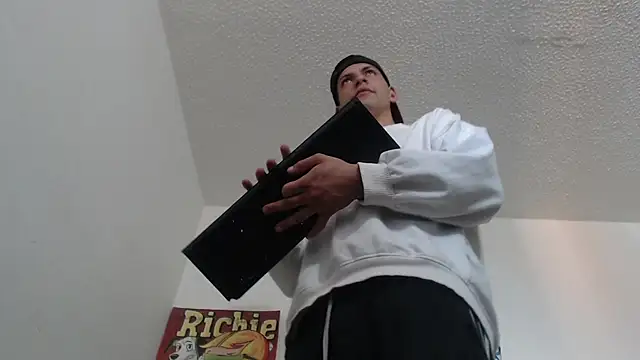 Thomasjons  online show from December 2025 08:04:02 PM