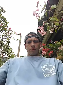 Thomasjons  online show from May 2026 04:25:01 PM