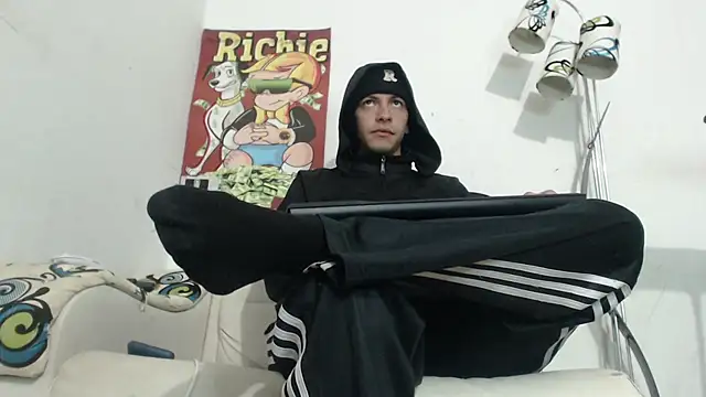 Thomasjons  online show from November 2025 09:12:02 AM