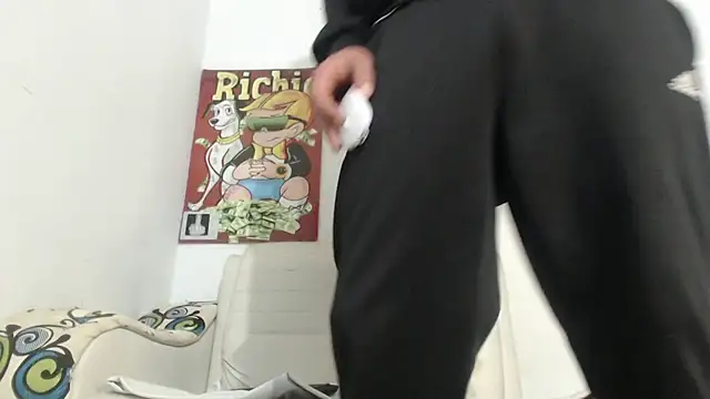 Thomasjons  online show from November 2025 04:34:02 AM