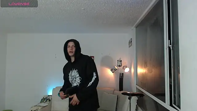 Thomasjons  online show from April 2026 04:26:02 AM